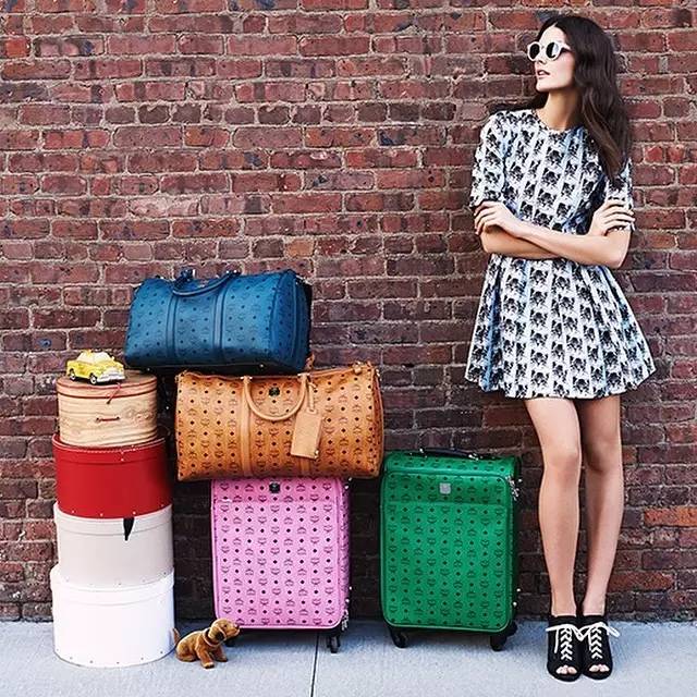 “半小时遇到4个同款”|留学生撞包大调查