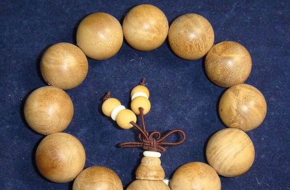 有功效的手串,木质手串和佛珠的区别