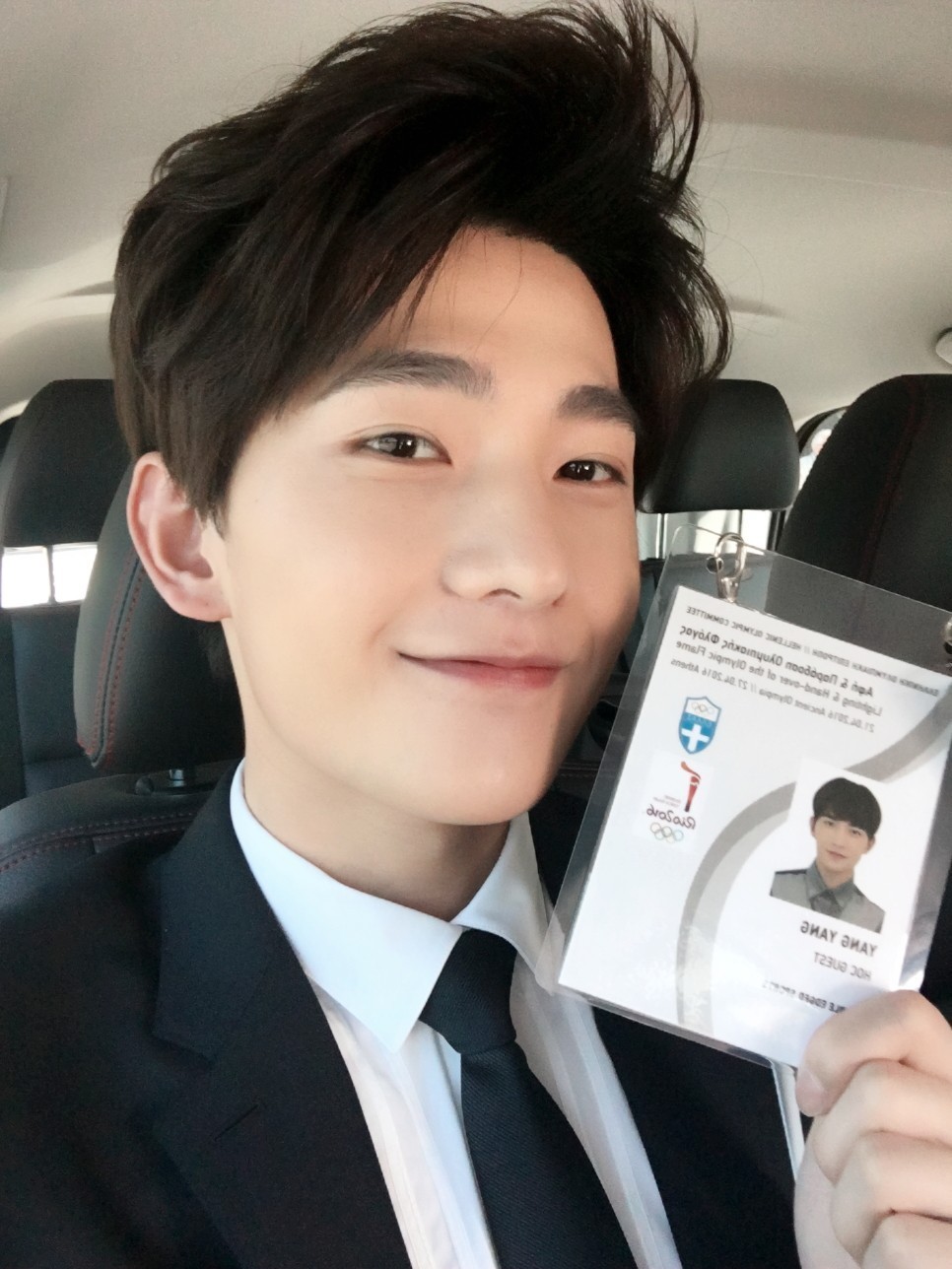 如何才能男女通吃？推荐你们去参考一下杨洋的养成之路！