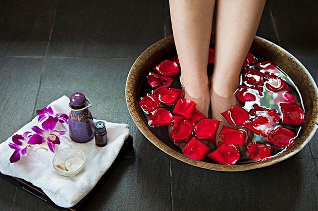 春天泡脚养生祛病,中医讲冬天泡脚的好处是升阳固脱