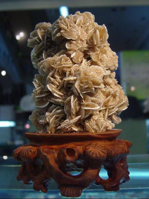 沙漠玫瑰石有收藏价值吗,哪种石头才值得收藏