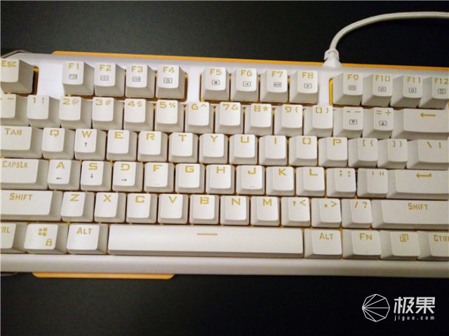 我生活工作中的白马王子，612机械键盘体验