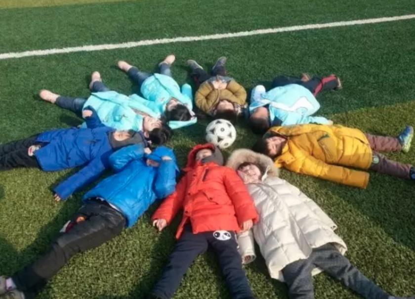 足球上天的恩赐,足球带来一生快乐