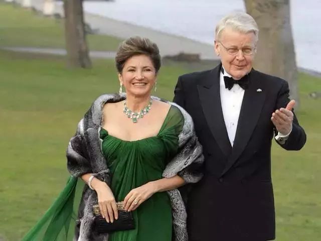 美容界唯一诺贝尔奖认证，老佛爷随身带，冰岛国宝小魔瓶，好莱坞众明星追捧！