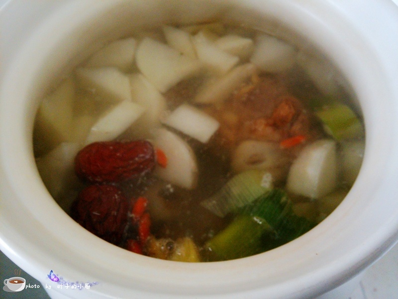 棒骨汤加包菜怎么好吃入味,原味棒骨汤怎么炖才最营养