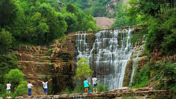 游玩河北邯郸东太行挂壁栈道,西安出发自驾太行挂壁免费公路