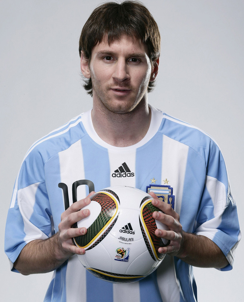 从小患侏儒症到成为球星,不抛弃不放弃他