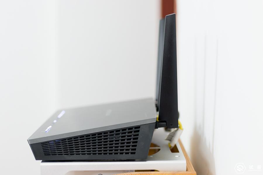 netgear路由器夜鹰r7000,netgear夜鹰r7000路由器