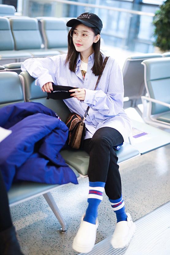 生活不止眼前的枸杞，还有90后老阿姨们包不住的脚踝