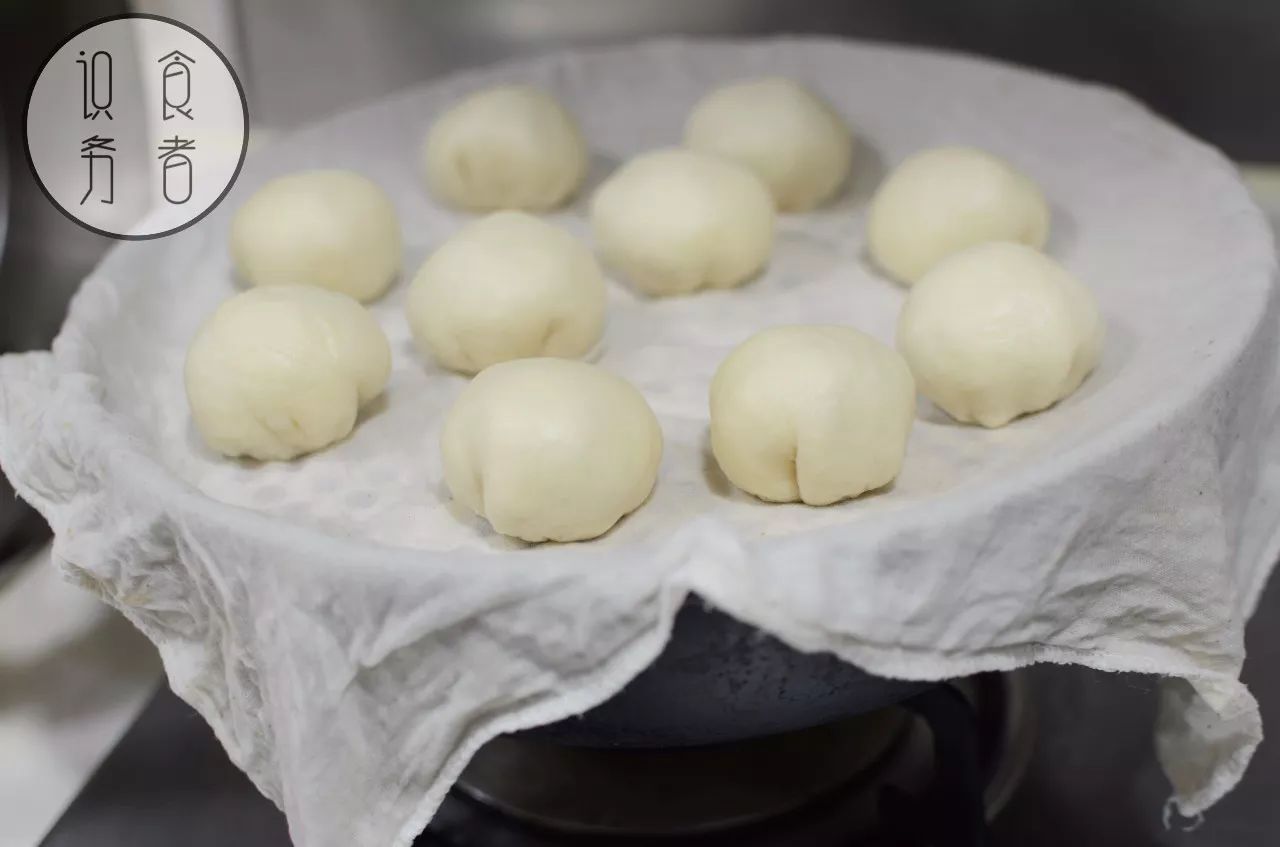 叉烧包流汁馅的调制,蜜汁叉烧包喷香流汁的2个小秘诀