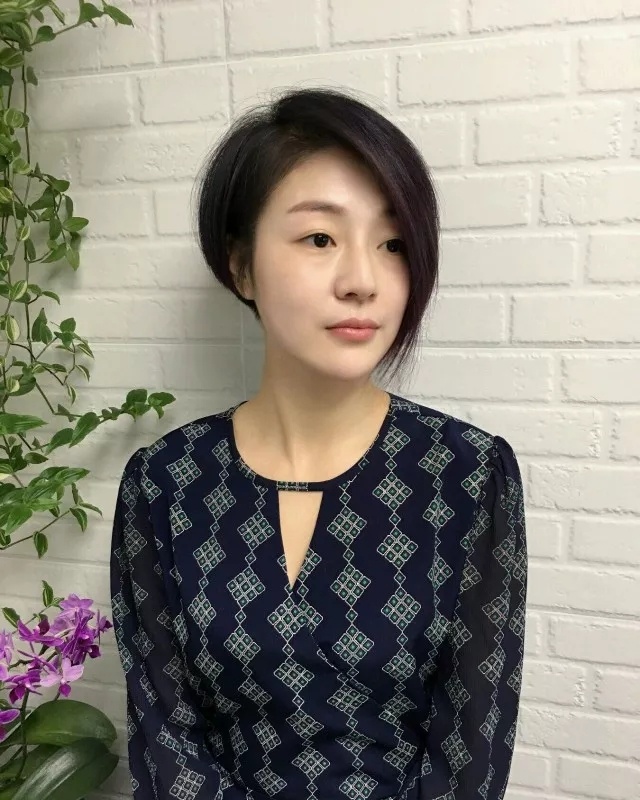 如何剪一款美感十足的波波头发型,剪个简单的波波头简约大气又时尚