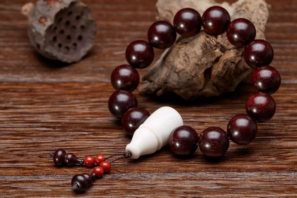 108颗手串四圈太紧三圈太松怎么办,小叶紫檀手串盘玩袋使用方法