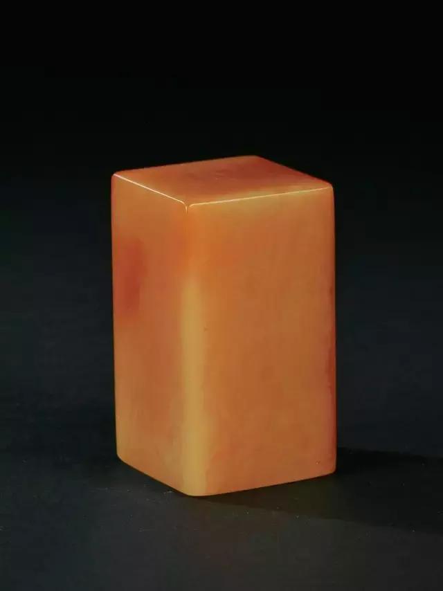 田黄石印章鉴别方法及价格,田黄石素面六面小印章价值