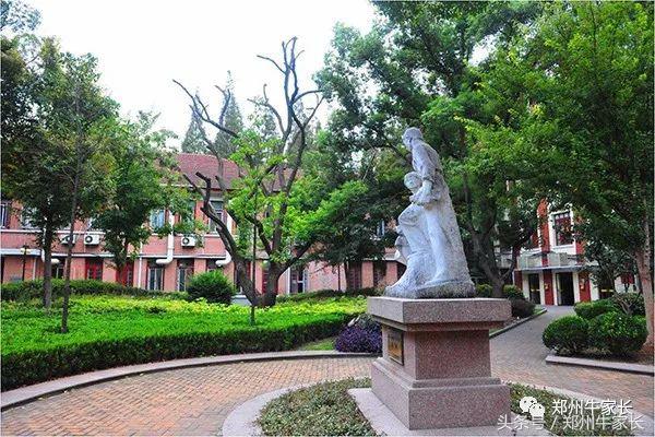 纺织专业排名第一的东华大学还有那些特点专业？将来就业怎么样？