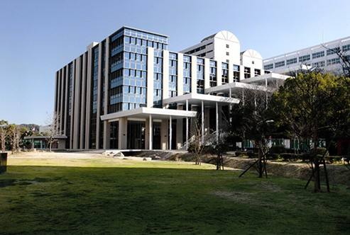 去日本留学行李最多能带多少斤 (去日本留学需要准备什么必备物品)