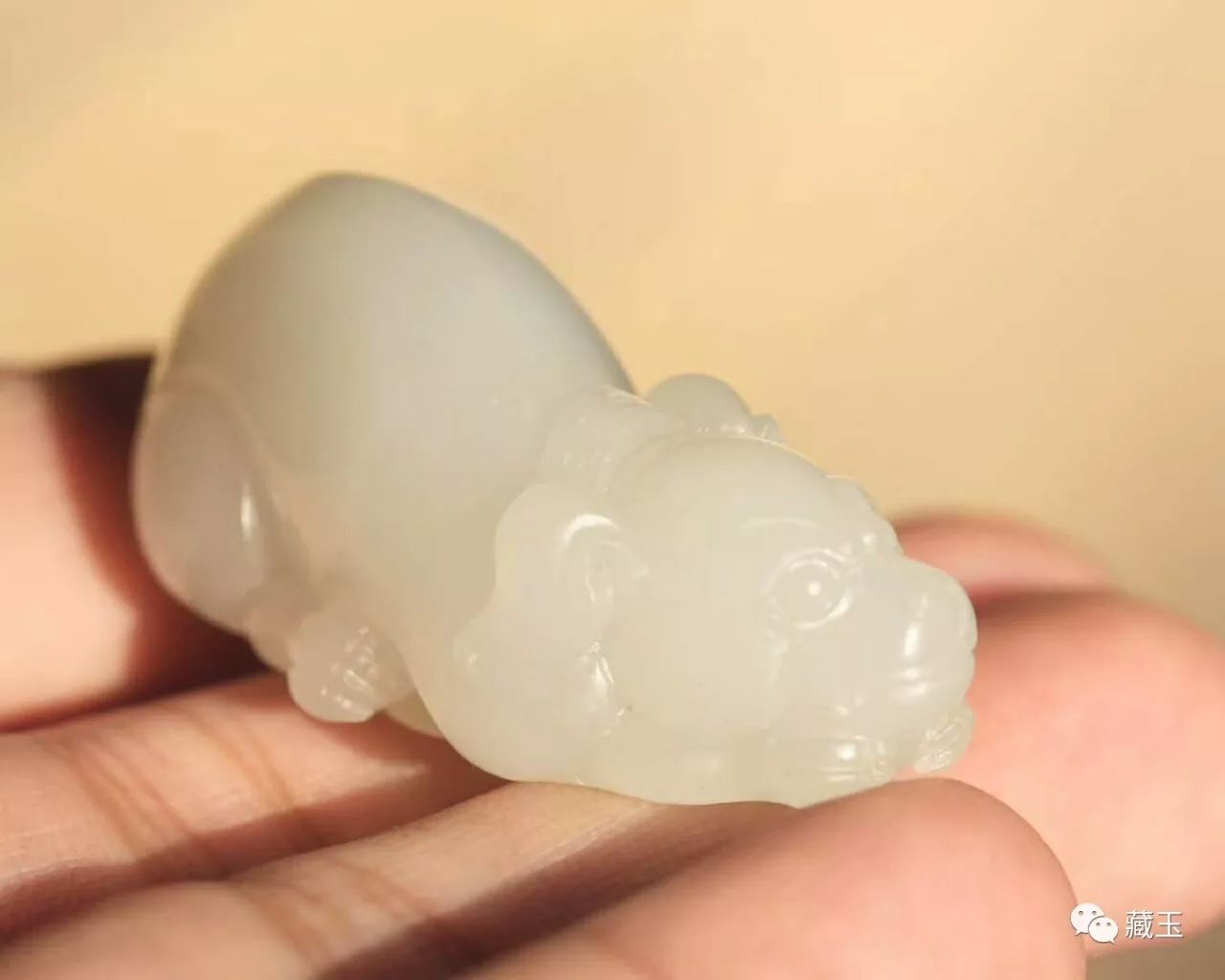 怎么辨别和田玉的最简单方法,如何用最简单的方法鉴别和田玉