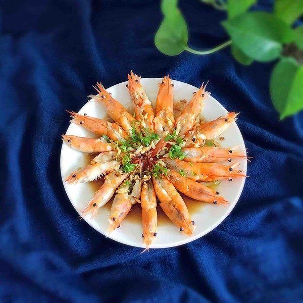 蒸基围虾怎么抽虾线,基围虾不蒸不炸这样做越嚼越香