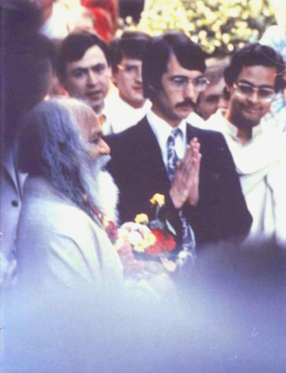 披头士的“精神导师”：他靠明星“上位”，令美国政府拨款鼓励公务员修炼