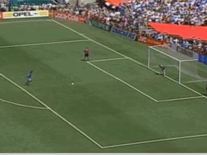 足球史上最伟大的罪人！背影竟藏着天大的误会：他说截肢也要上！