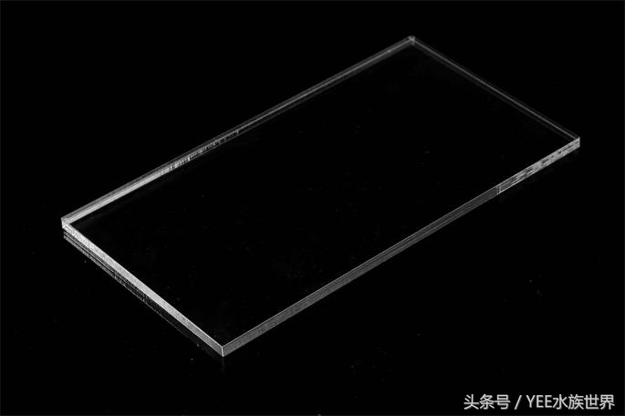 亚克力鱼缸的透光度是多少,亚克力鱼缸和玻璃哪个好