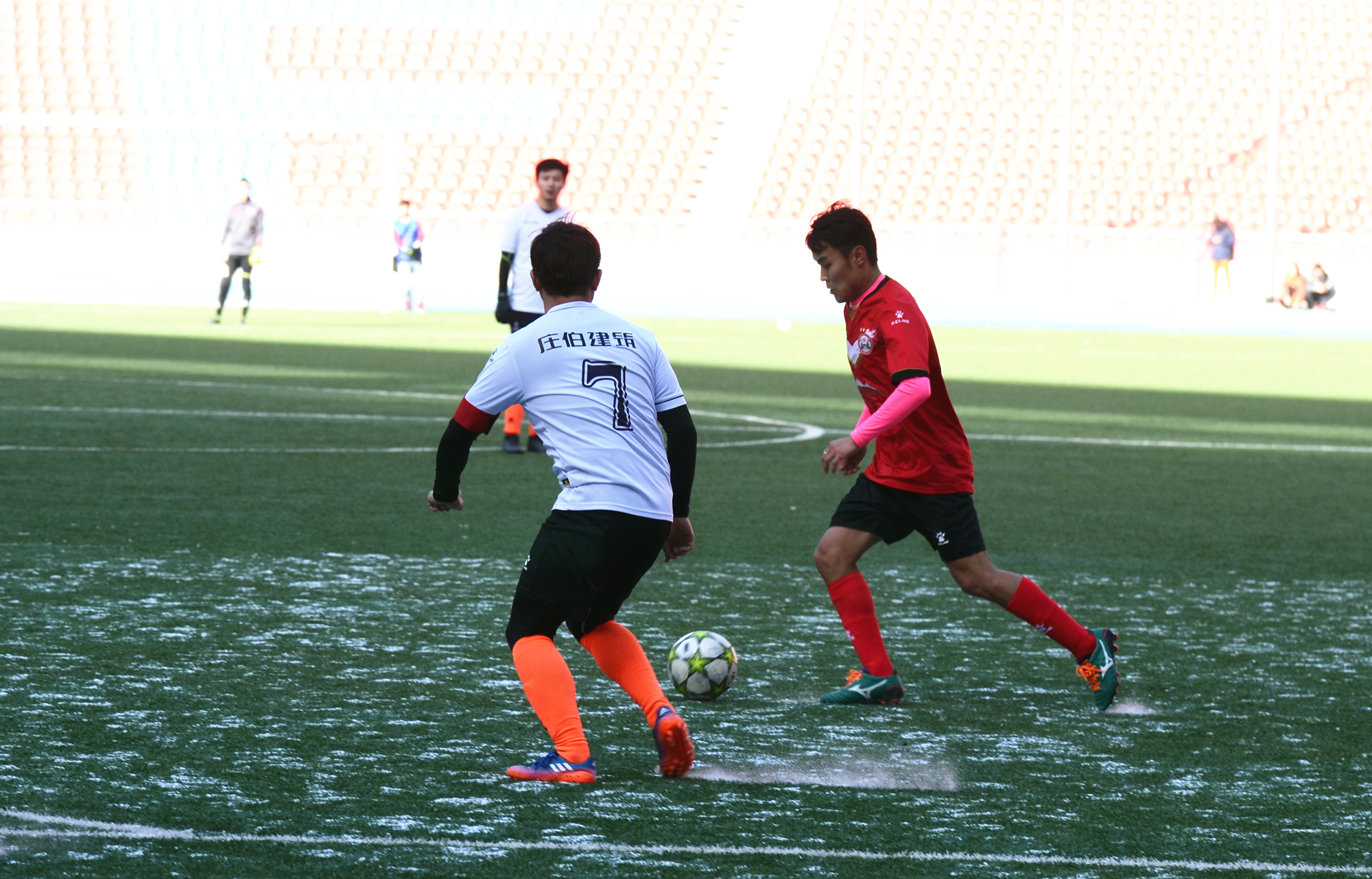 西宁市“湖源牧业·贺岁杯”足球赛豪情开赛，青海红花蝉联冠军