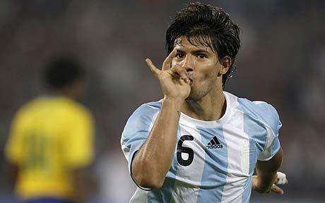 还记得足球场上的艺术大师,盘点40位足球球员们的小时候