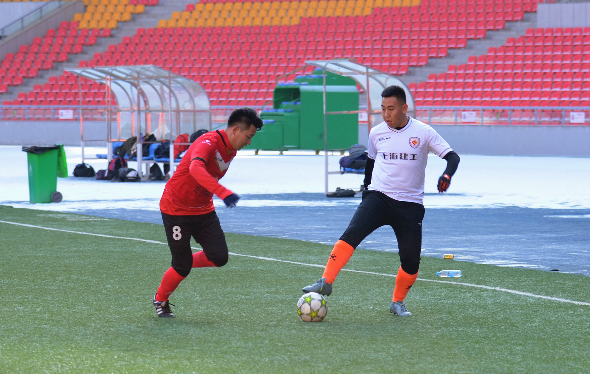 西宁市“湖源牧业·贺岁杯”足球赛豪情开赛，青海红花蝉联冠军