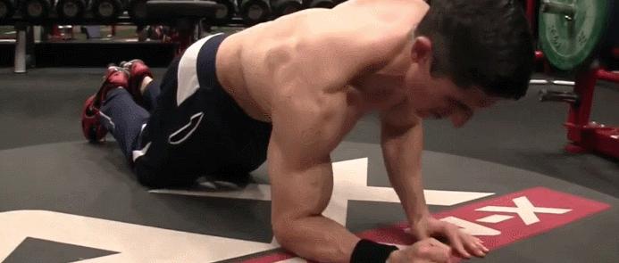 标准俯卧撑和变式俯卧撑哪种好,新手从跪姿俯卧撑练到标准俯卧撑