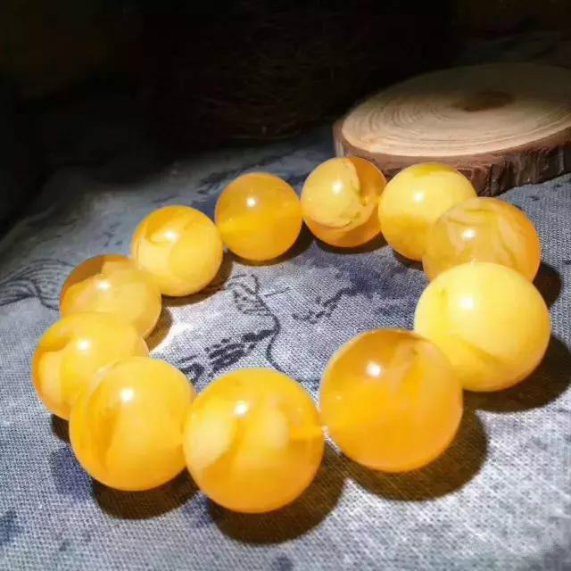 璞缘琥珀坊：碰到这么逼真的“二代蜜蜡”该如何避免吃药？