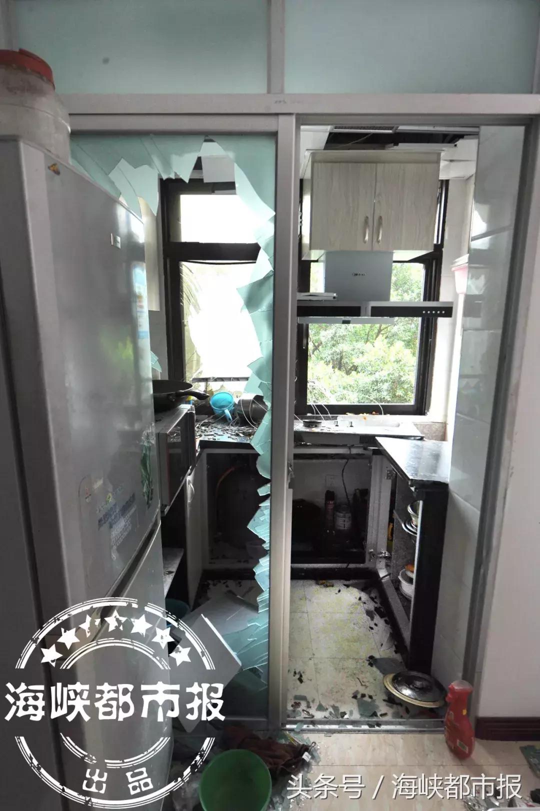 煤气灶爆炸震烂窗户玻璃原因,煤气灶因为隔热挡板爆裂