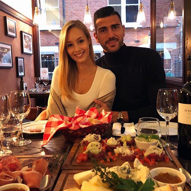 瓦尔加祝球迷2018快乐！中超最美球星女友，再出新靓照