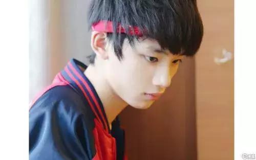 tf家族二代谁的偶像是王俊凯,tfboys的队长和王俊凯是什么关系