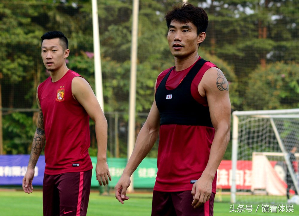 2017镜看体娱与佛山体育的50瞬间｜与巴萨球员偶遇与草根球星并肩