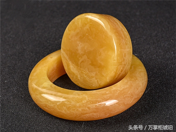 蜜蜡鸡油红好还是鸡油黄好,鉴别鸡油黄蜜蜡真假的最简单方法