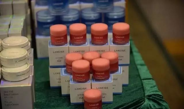 香港海关破获涉毒案,香港海关破获走私珠宝