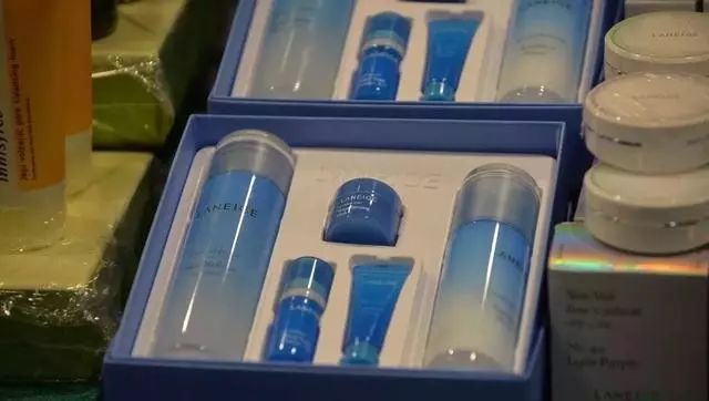 香港海关破获涉毒案,香港海关破获走私珠宝