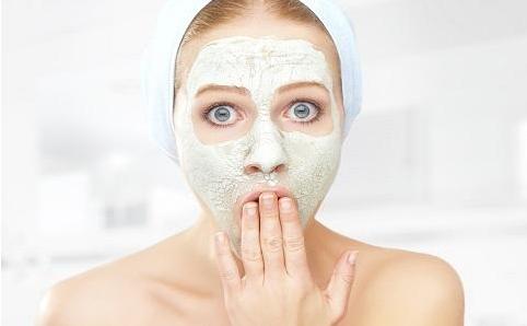 脸上长痘痘的时候可以敷面膜吗,脸上长痘痘能不能抹护肤品