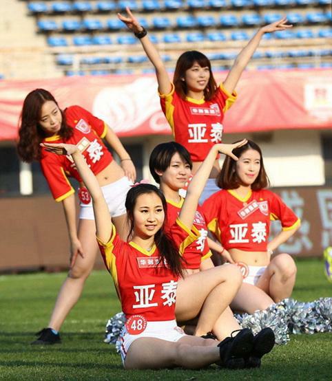 欧美足球拉拉队,足球拉拉队测评