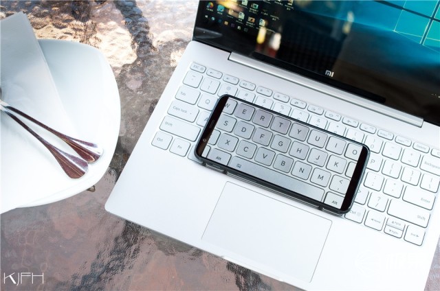 资深极客上手一加5T，顺便给你聊聊它的前世今生