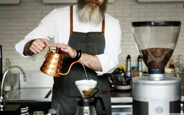 50岁喝咖啡有啥好处和坏处,喝咖啡对身体有什么好处和坏处