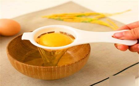 如何轻松挤出黑头教程,挤出黑头如何快速补救