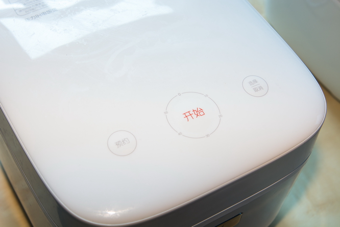 爱活角斗场|日系电饭煲做饭更好吃？我们用三款电饭煲做了盲测