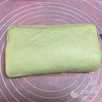 杏仁牛角酥面包做法,羊角起酥面包