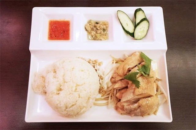 桃园中坜这家星马料理餐厅“海南鸡”超级滑嫩Q弹！