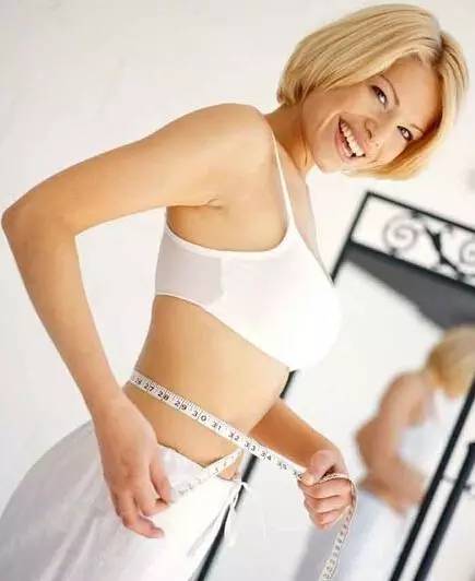 米兰达可儿发福肚子赘肉,米兰达可儿发福身材围度变大两圈