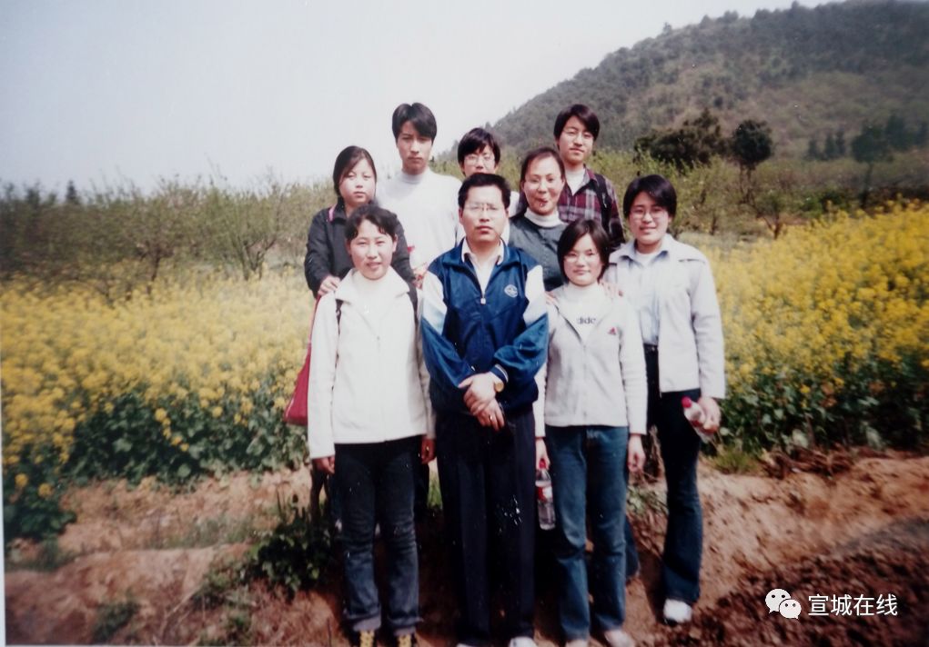 水阳一群毕业15年的同学集会，班主任居然准备了……