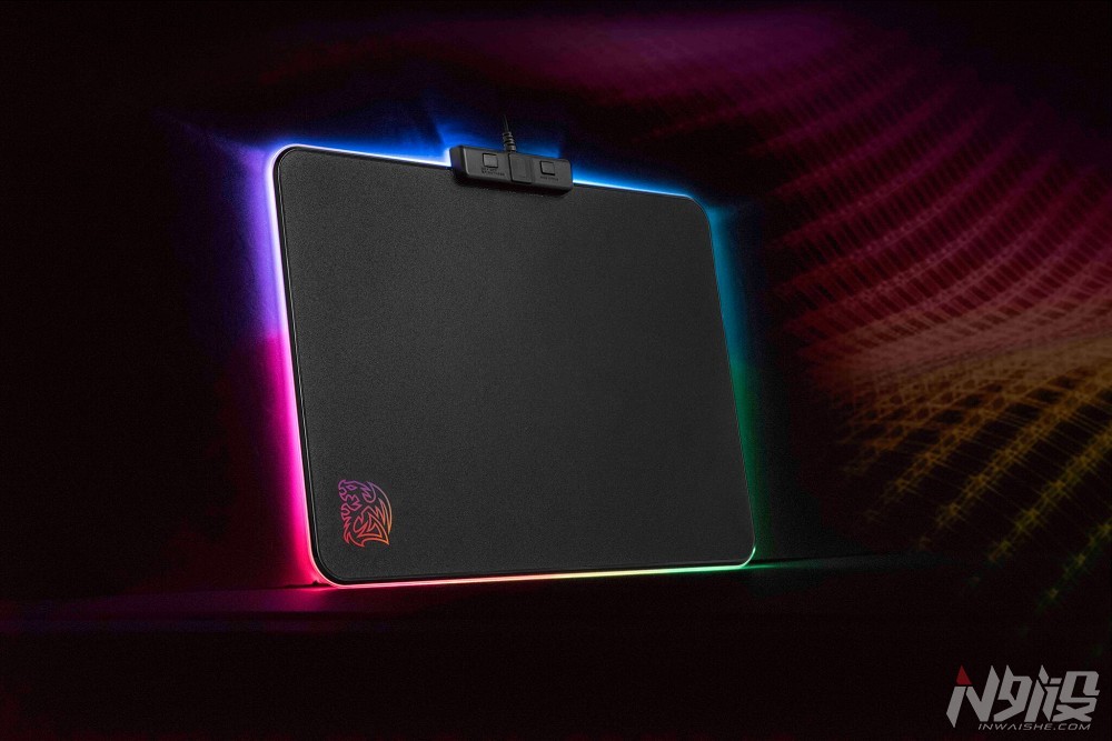 TteSPORTS发布圣龙鳞全彩指纹辨识电竞鼠标垫