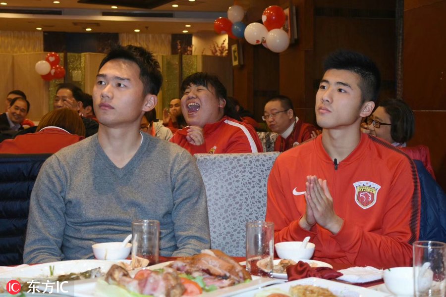 上港李圣龙唱歌视频,上海上港李圣龙图片