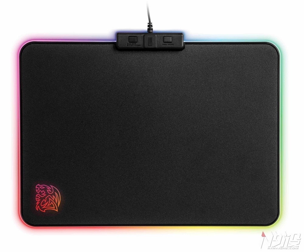 TteSPORTS发布圣龙鳞全彩指纹辨识电竞鼠标垫