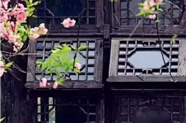 中国传统建筑门窗纹样,古建筑玉栏杆立柱上的雕刻